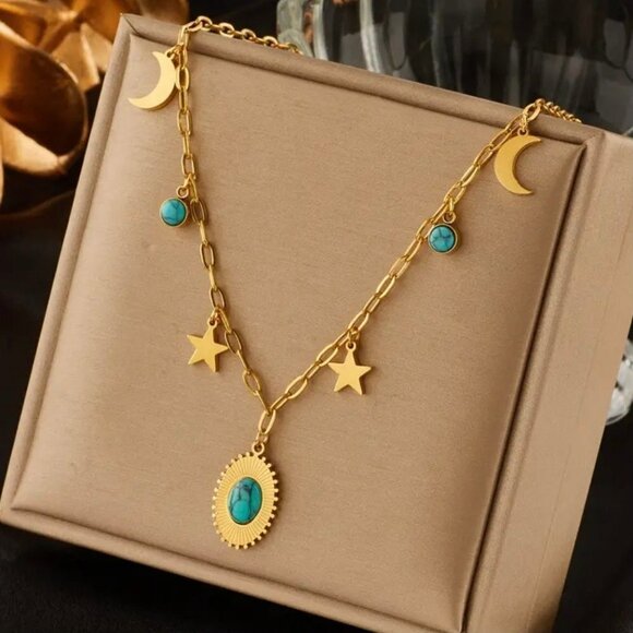 Green Stone Crystal Necklace For Women - Picture 3 of 3